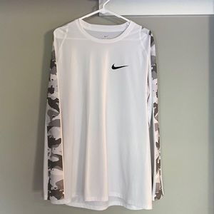 Nike Men’s Long Sleeve Camo Dri-Fit XL Shirt